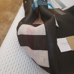 Brand New Authentic Burberry Maidstone leather
